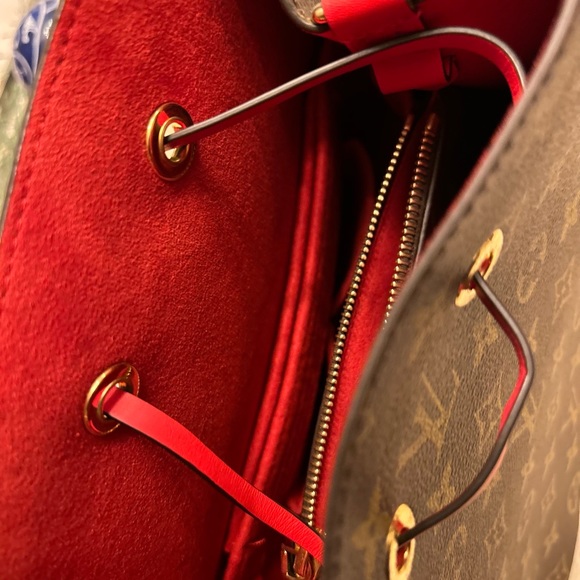 Louis Vuitton NeoNoe Handbag MM Brown Canvas. - Picture 6 of 8